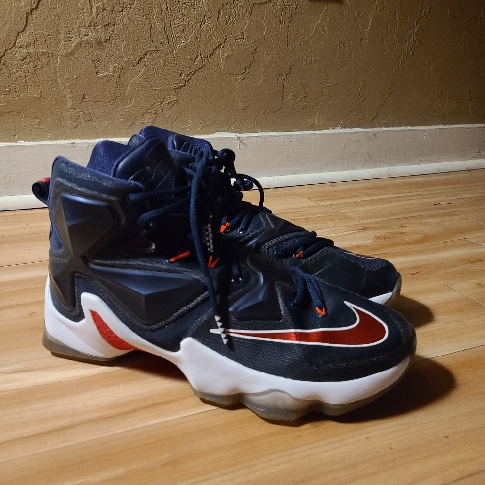 Lebrons mens